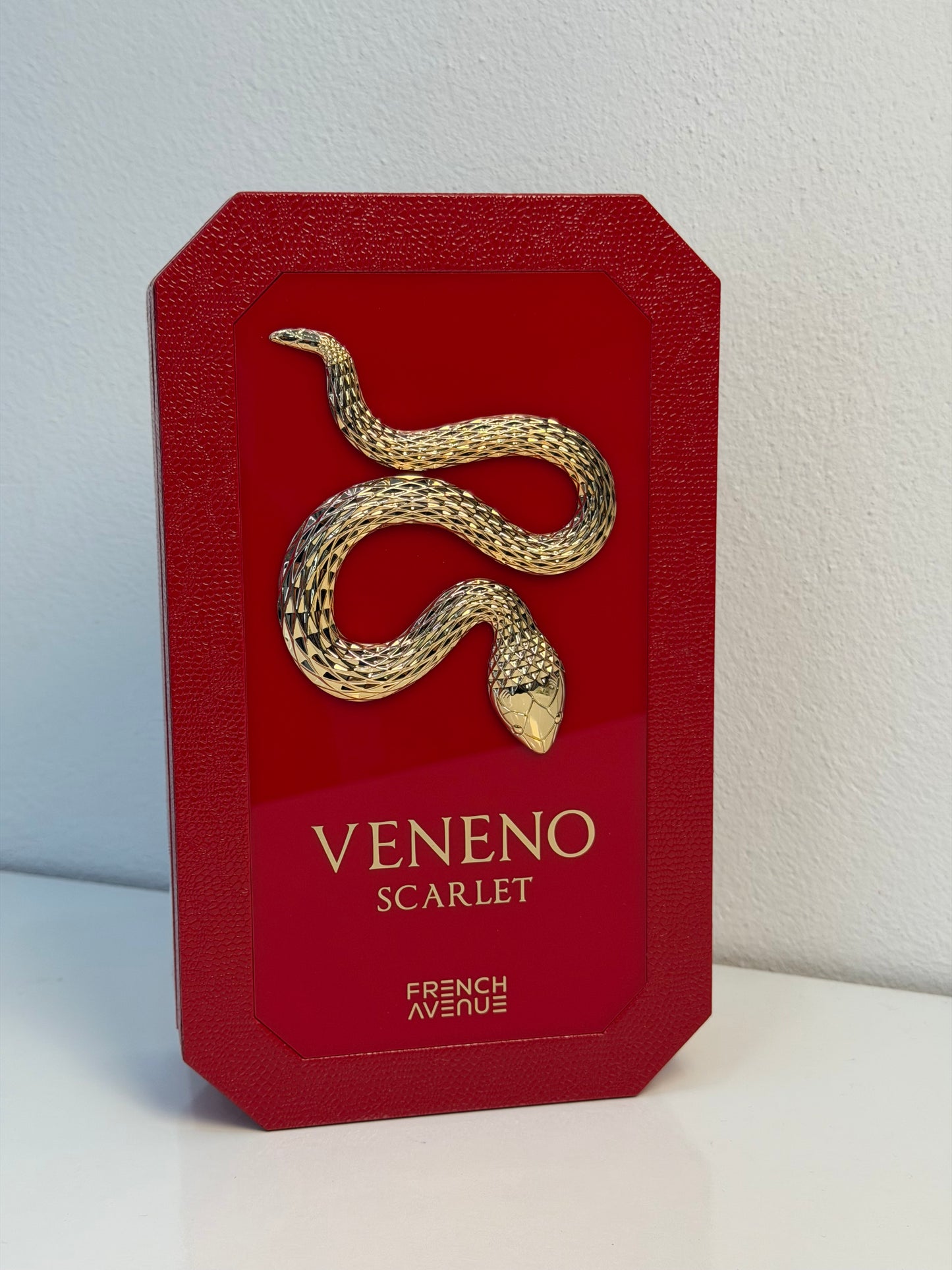 VENENO SCARLET FRENCH AVENUE EXTRAIT.DP-100ml
